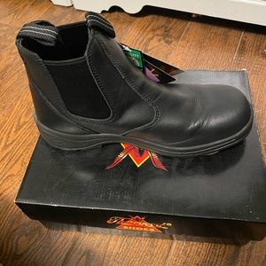 NEW Thorogood Boots 10W